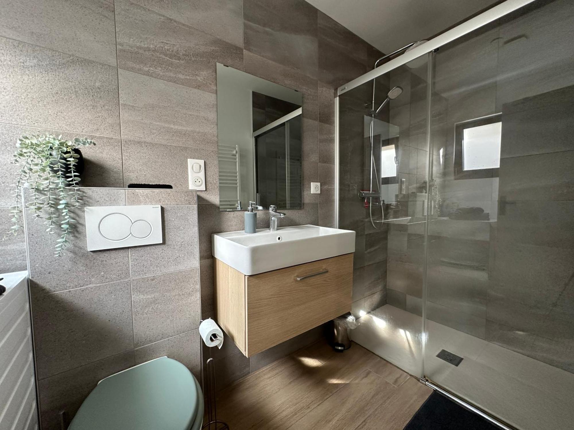 Appartement Immeuble St-pierre - Gare 10min - Hortillonnages 5min - Wifi - Tv Hd Amiens