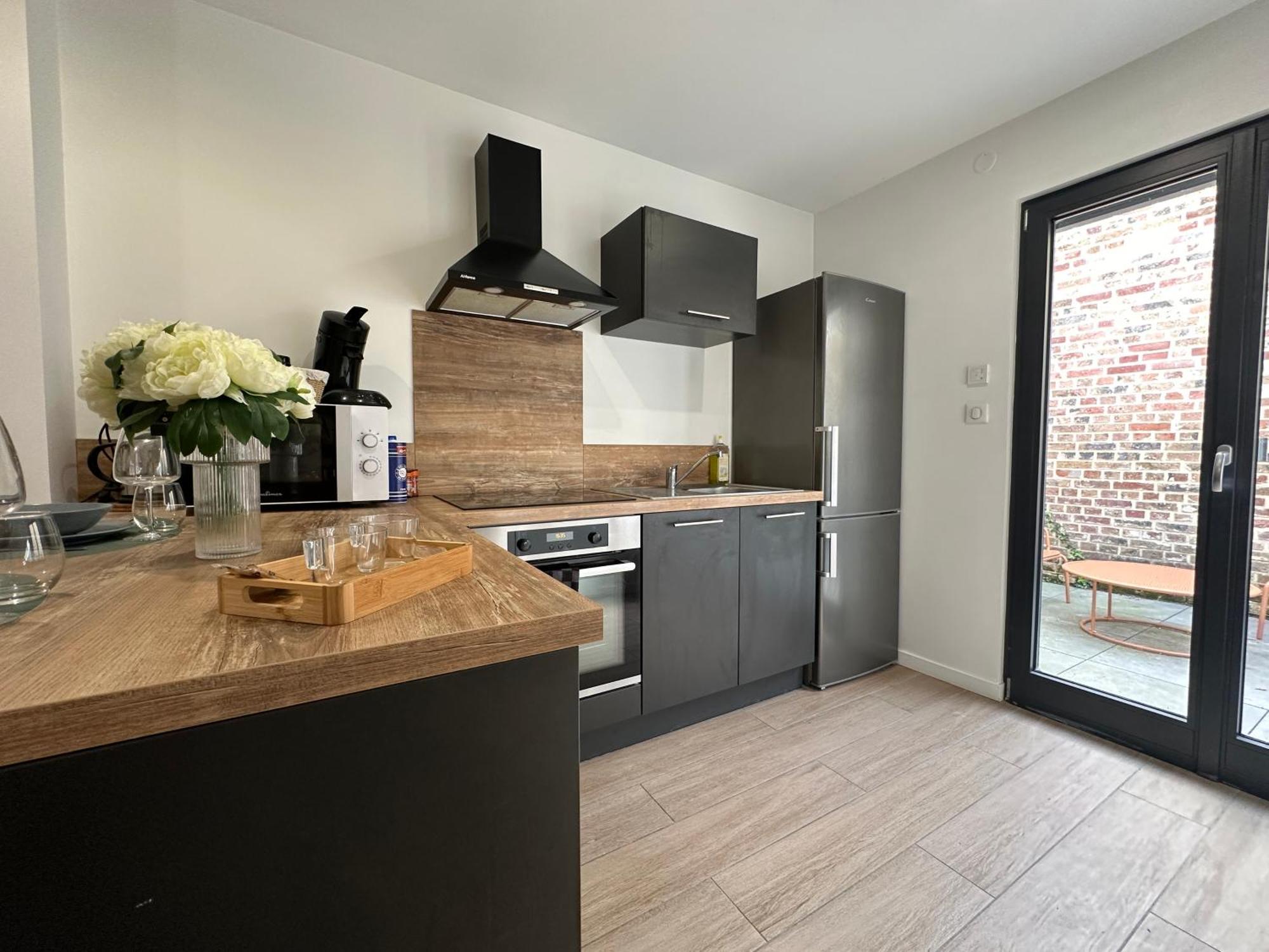 Immeuble St-pierre - Gare 10min - Hortillonnages 5min - Wifi - Tv Hd Amiens